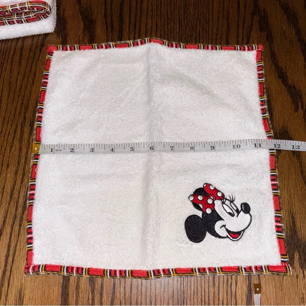 Walt Disney World Parks Minnie Mouse Set 4 Washcloth Plaid Trim NWT
